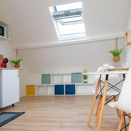 Malaka Apartment Anzin